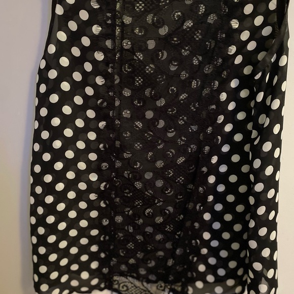 Montreau Los Angeles Sleeveless Black and White Dot Top-lace back - Picture 5 of 8
